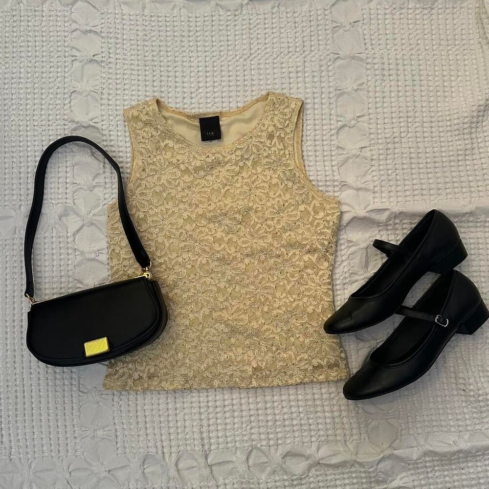 Unbranded Women's Gold and Cream Vest